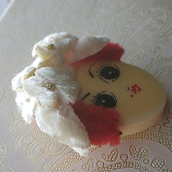 Vintage Red Haired Woman Brooch Pin - Picture 2 of 5